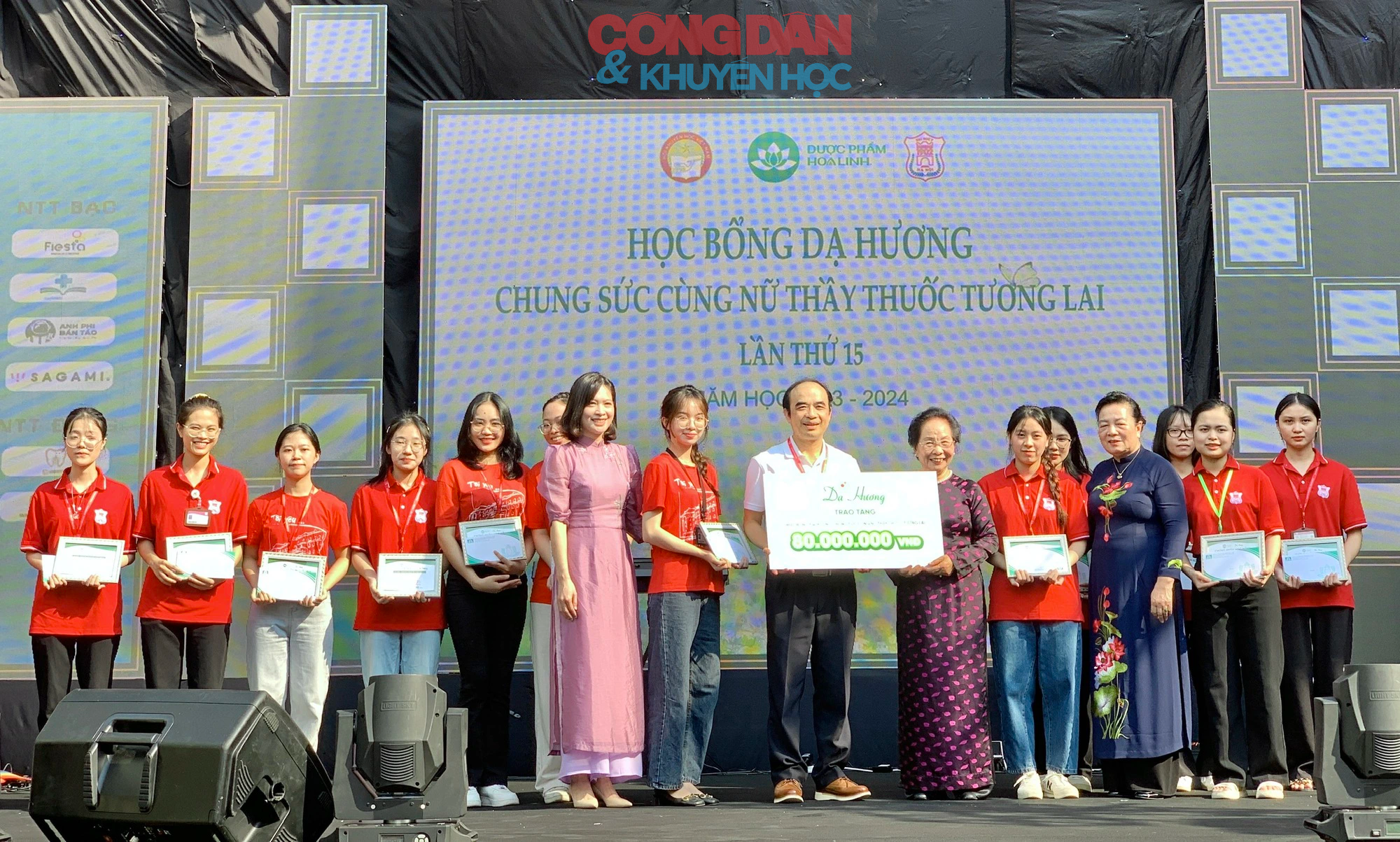 Hội Khuyến học Việt Nam trao 80 triệu đồng học bổng "Chung sức cùng nữ thầy thuốc tương lai"- Ảnh 2.