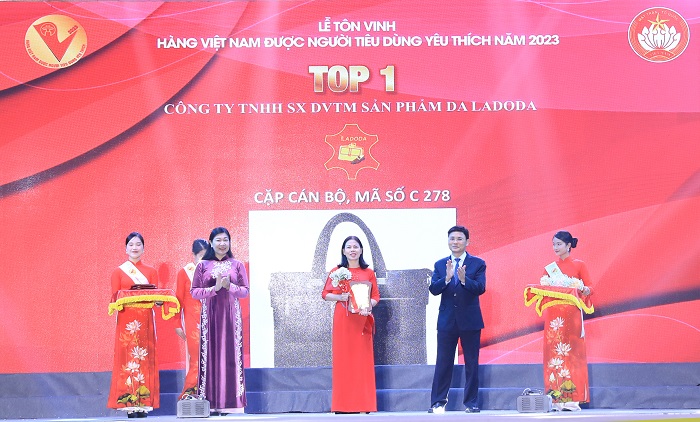 Tôn vinh 150 sản phẩm hàng Việt được người tiêu dùng yêu thích năm 2023- Ảnh 3.