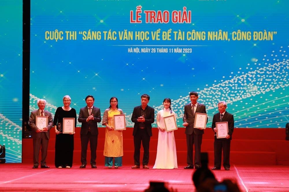 Trao giải Cuộc thi Sáng tác Văn học về đề tài công nhân, công đoàn- Ảnh 5.