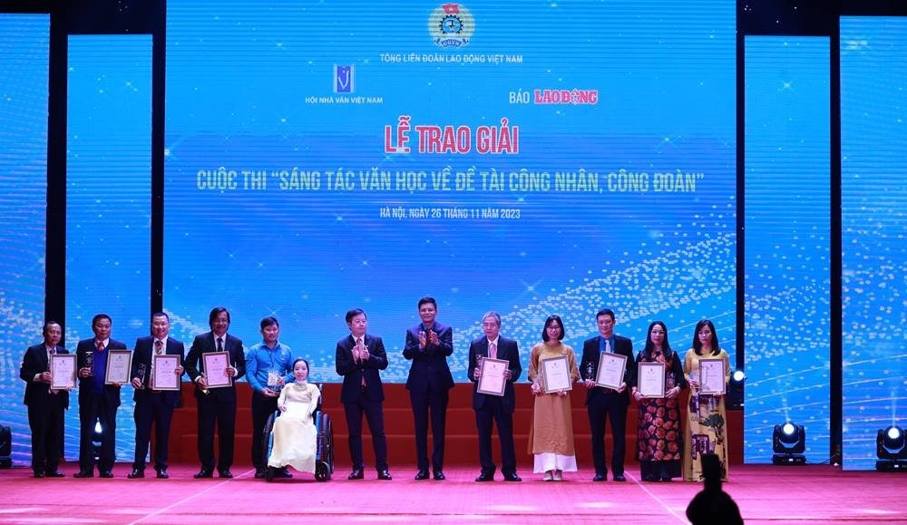 Trao giải Cuộc thi Sáng tác Văn học về đề tài công nhân, công đoàn- Ảnh 6.