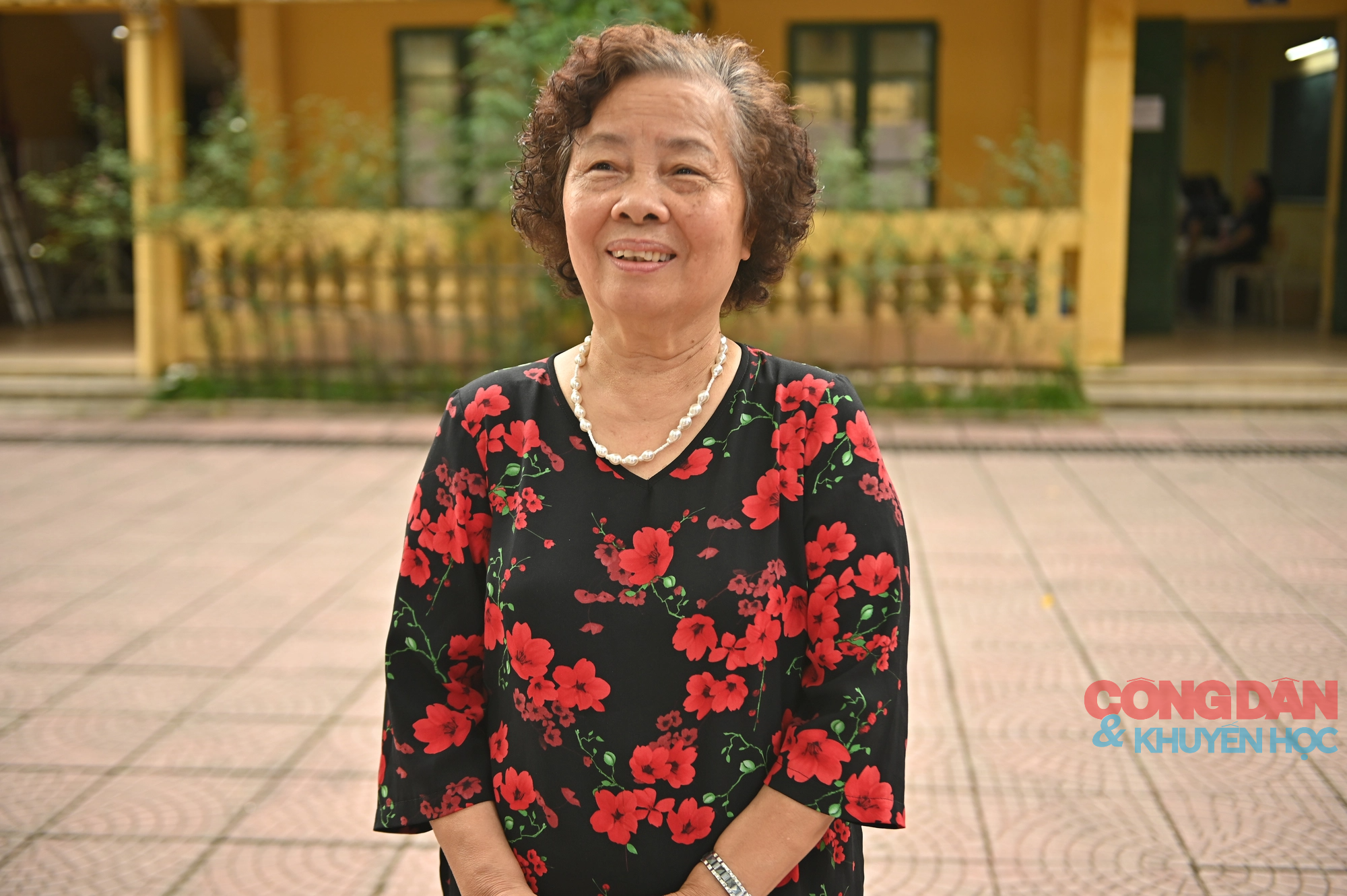 Chăm sóc sức khỏe thầy cô giáo - hình thức tri ân độc đáo của cựu học sinh Trường THPT Nguyễn Thị Minh Khai - Ảnh 2.
