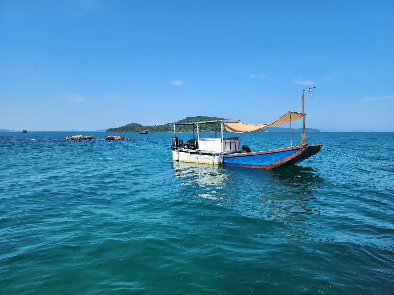 Quảng Ninh: Khám Phá Thanh Lân, Hòn Đảo Xa Bờ Mang Vẻ Đẹp Bí Ẩn Của