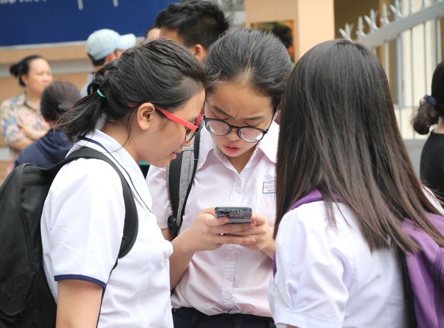 Thành phố Hồ Chí Minh: Trường học không được tạo độc quyền khi thanh toán không dùng tiền mặt- Ảnh 1.