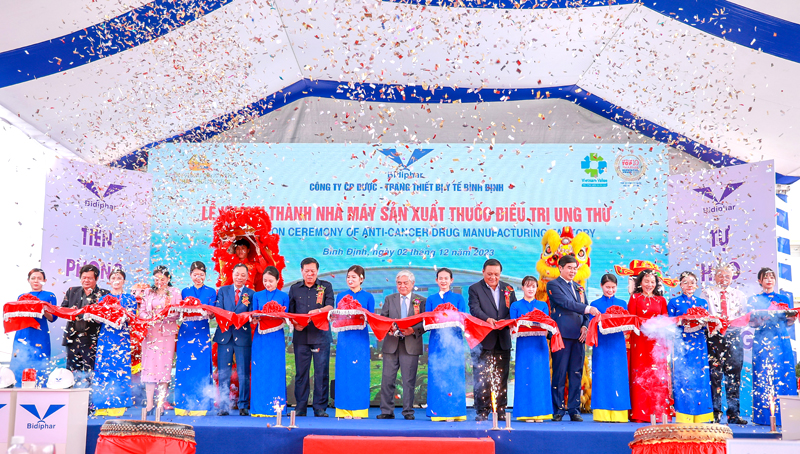 Khánh thành nhà máy sản xuất thuốc điều trị ung thư lớn nhất Việt Nam- Ảnh 1.