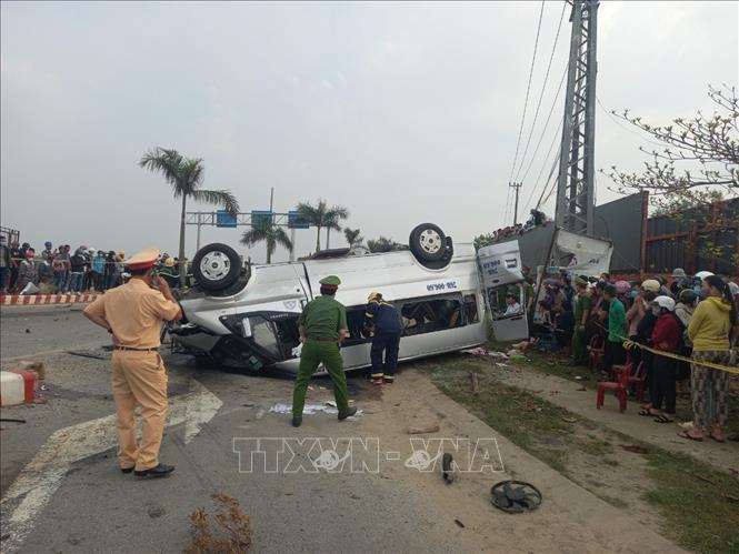 Quảng Nam: 8 người tử vong sau tai nạn giao thông đặc biệt nghiêm trọng - Ảnh 1.