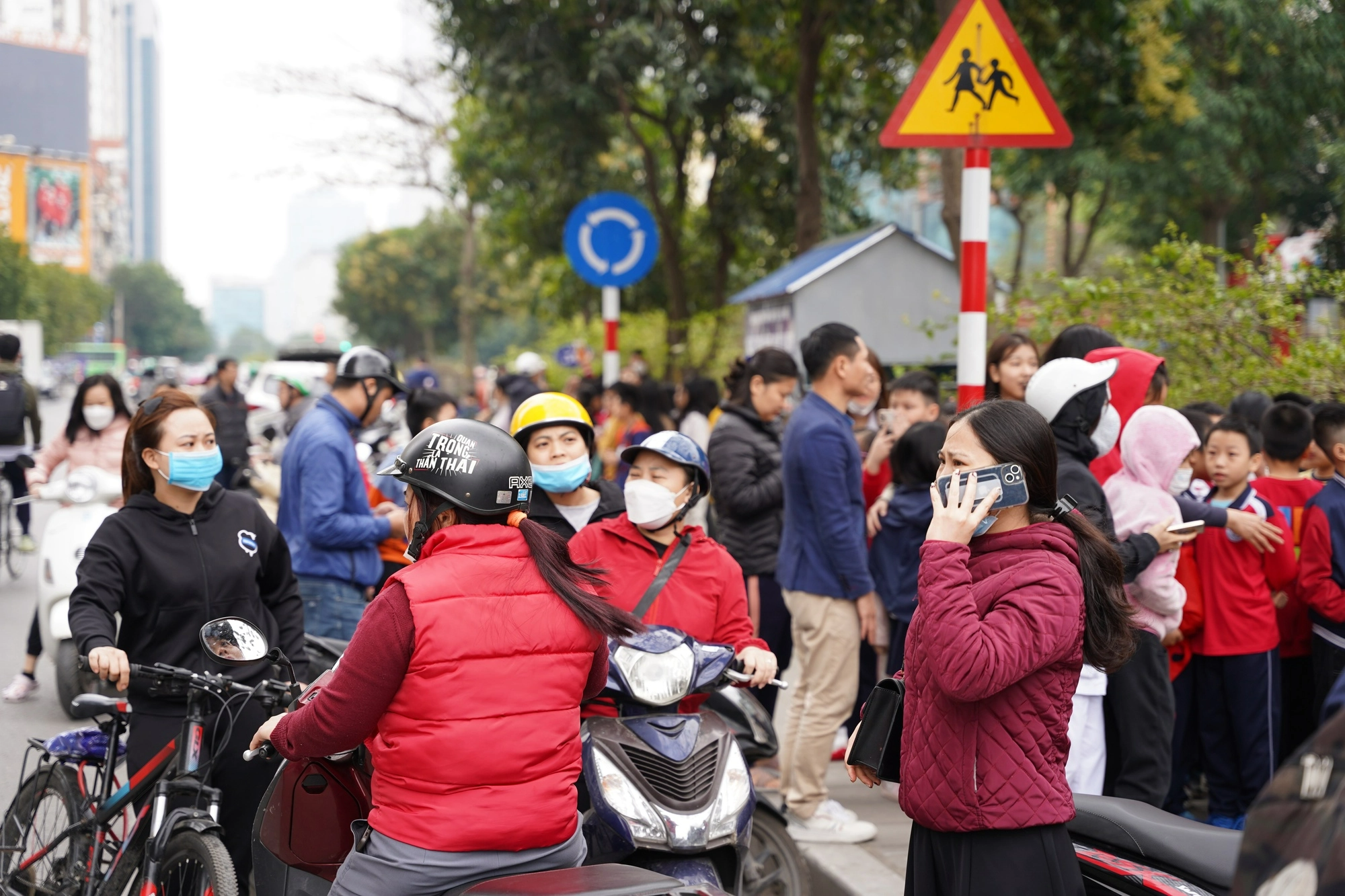 Cháy tại Trường Tiểu học Yên Hòa - Quận Cầu Giấy - Ảnh 7.