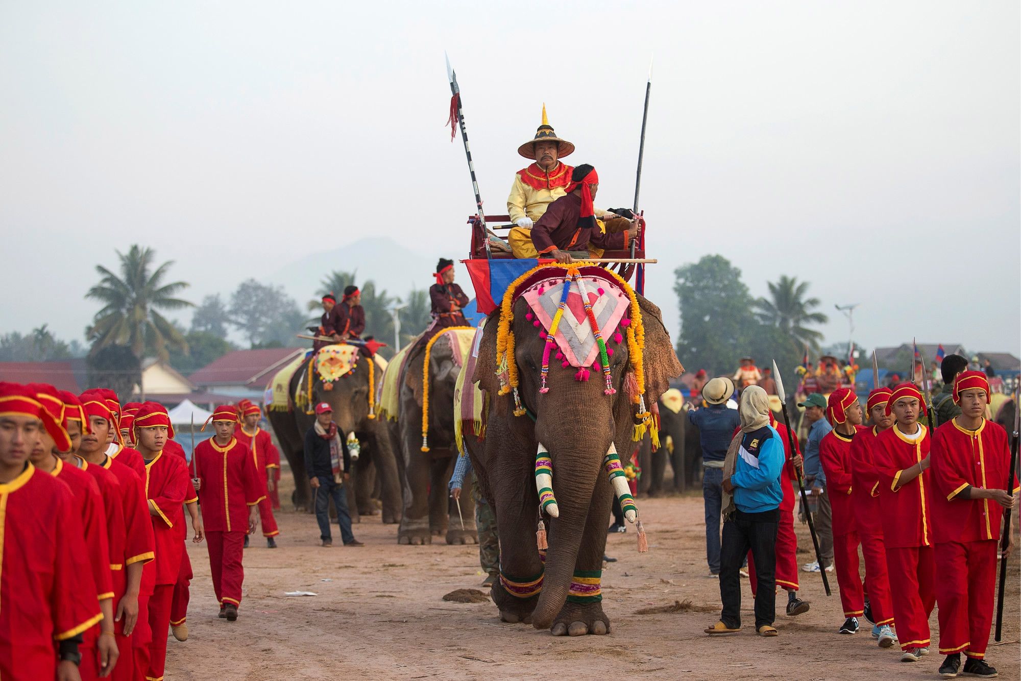 Ngắm linh vật quốc gia Lào tại Lễ hội Voi Xayaboury - Ảnh 3.