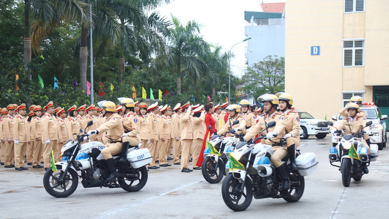 Thủ tướng Chính phủ Phạm Minh Chính khen ngợi thành tích của lực lượng Cảnh sát giao thông - Ảnh 1.