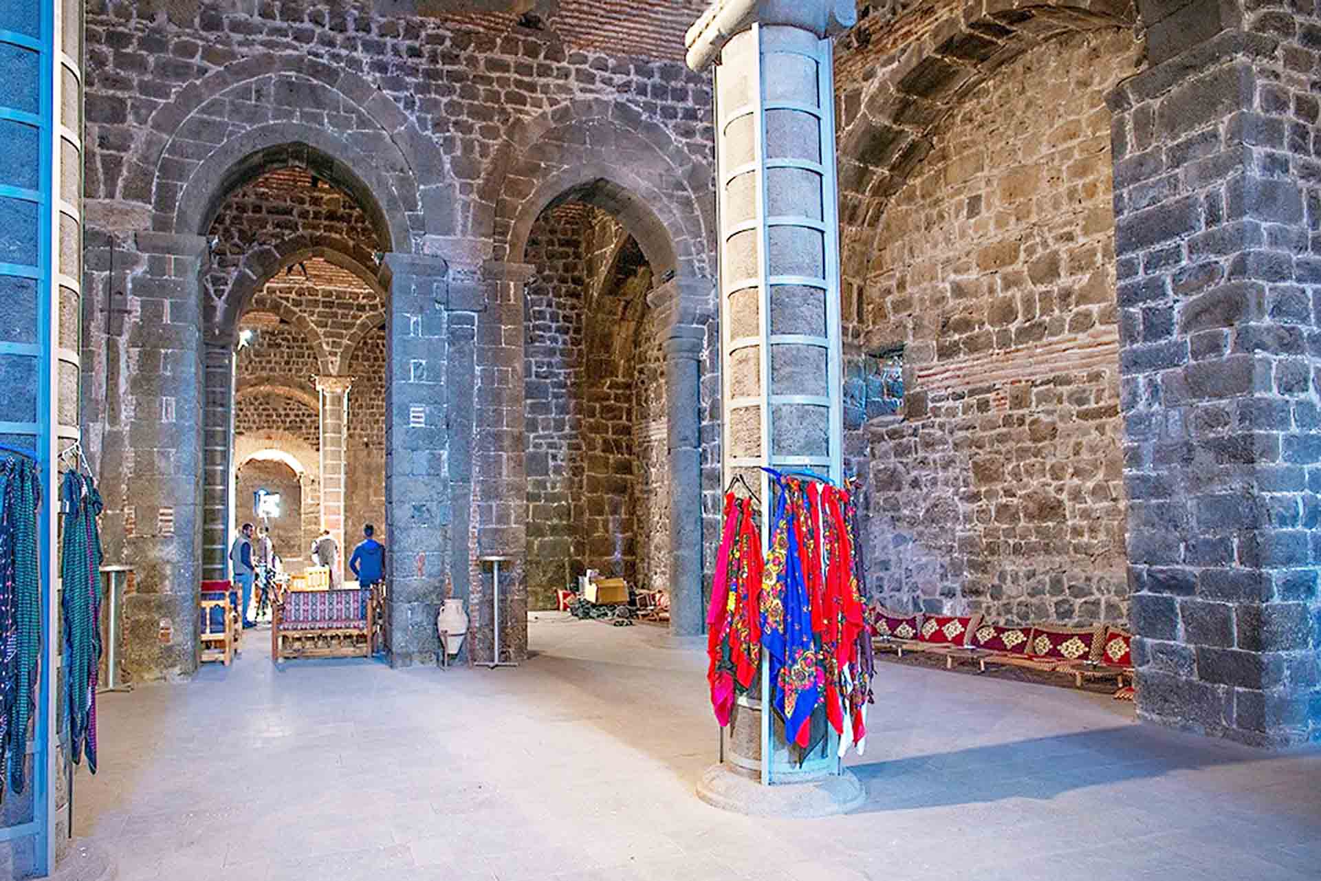 Chiêm ngưỡng vẻ kỳ vĩ của Diyarbakir - Tường thành dài thứ 2 thế giới bị ảnh hưởng bởi động đất tại Thổ Nhĩ Kỳ - Ảnh 15.