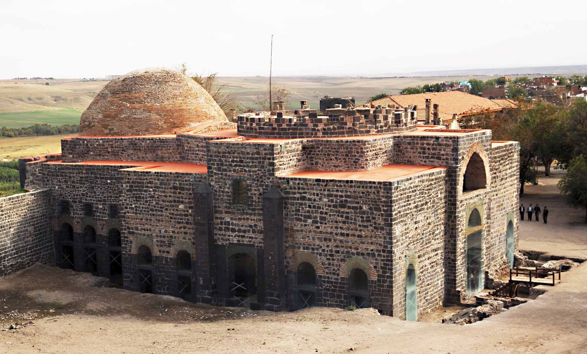 Chiêm ngưỡng vẻ kỳ vĩ của Diyarbakir - Tường thành dài thứ 2 thế giới bị ảnh hưởng bởi động đất tại Thổ Nhĩ Kỳ - Ảnh 11.