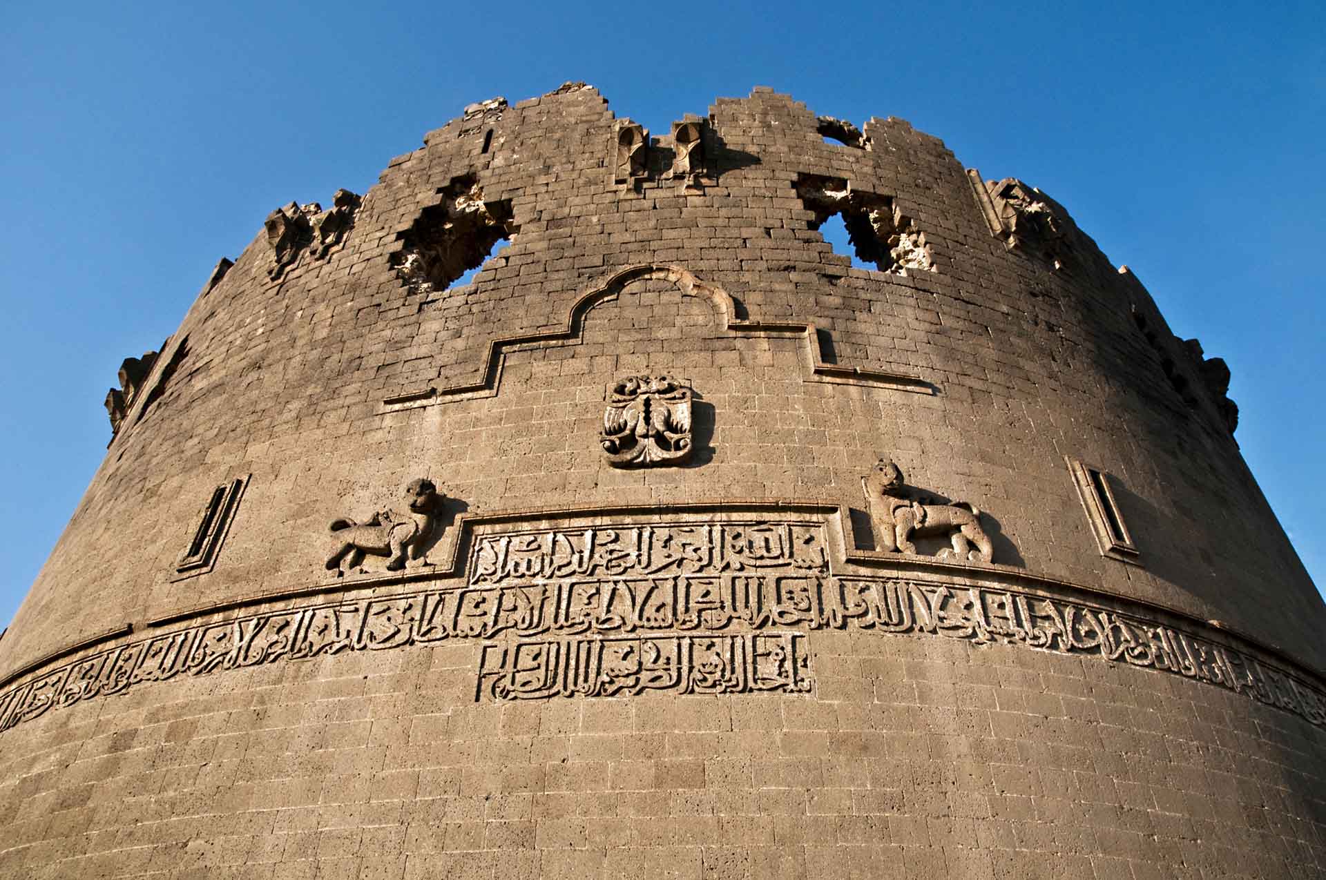 Chiêm ngưỡng vẻ kỳ vĩ của Diyarbakir - Tường thành dài thứ 2 thế giới bị ảnh hưởng bởi động đất tại Thổ Nhĩ Kỳ - Ảnh 10.