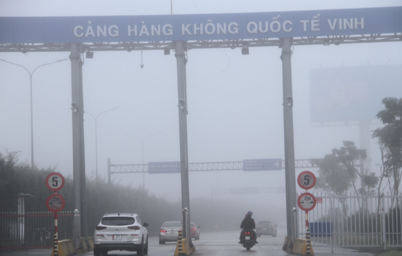 Cục Hàng không Việt Nam: Tăng cường an toàn các chuyến bay trong thời tiết sương mù - Ảnh 1.