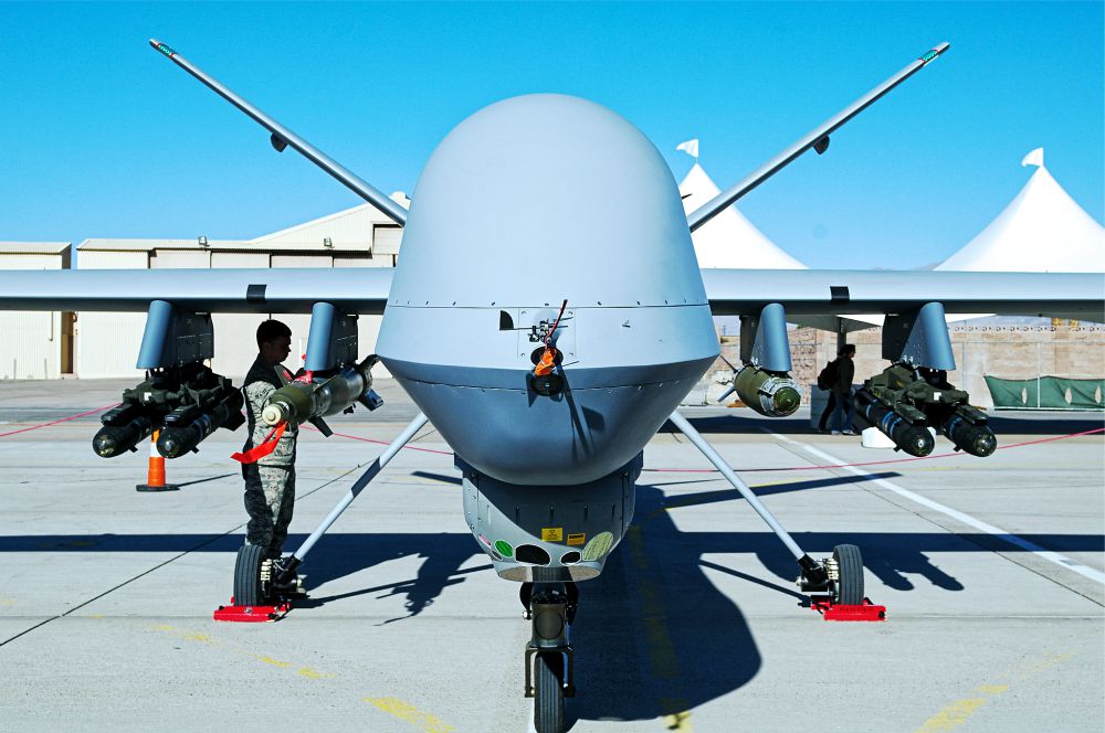 Cận cảnh MQ-9 - UAV &quot;sát thủ săn mồi&quot; vừa va chạm với Su-27 của Nga tại Biển Đen - Ảnh 12.