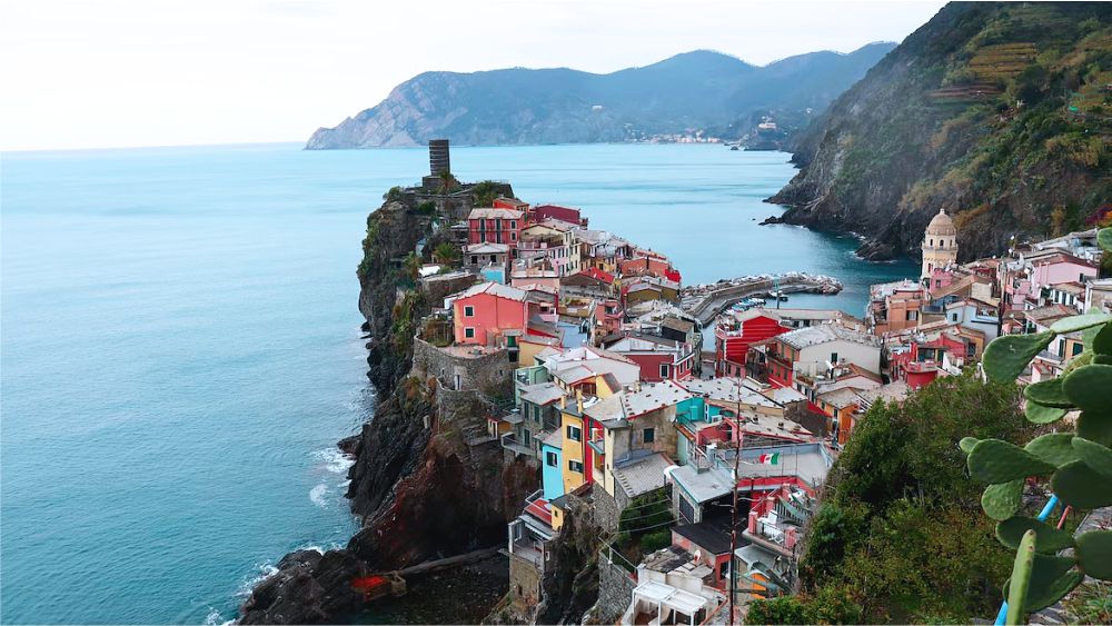 Năm ngôi làng đầy màu sắc của Cinque Terre: Vẻ đẹp ngoạn mục trên bờ biển nước Ý  - Ảnh 9.