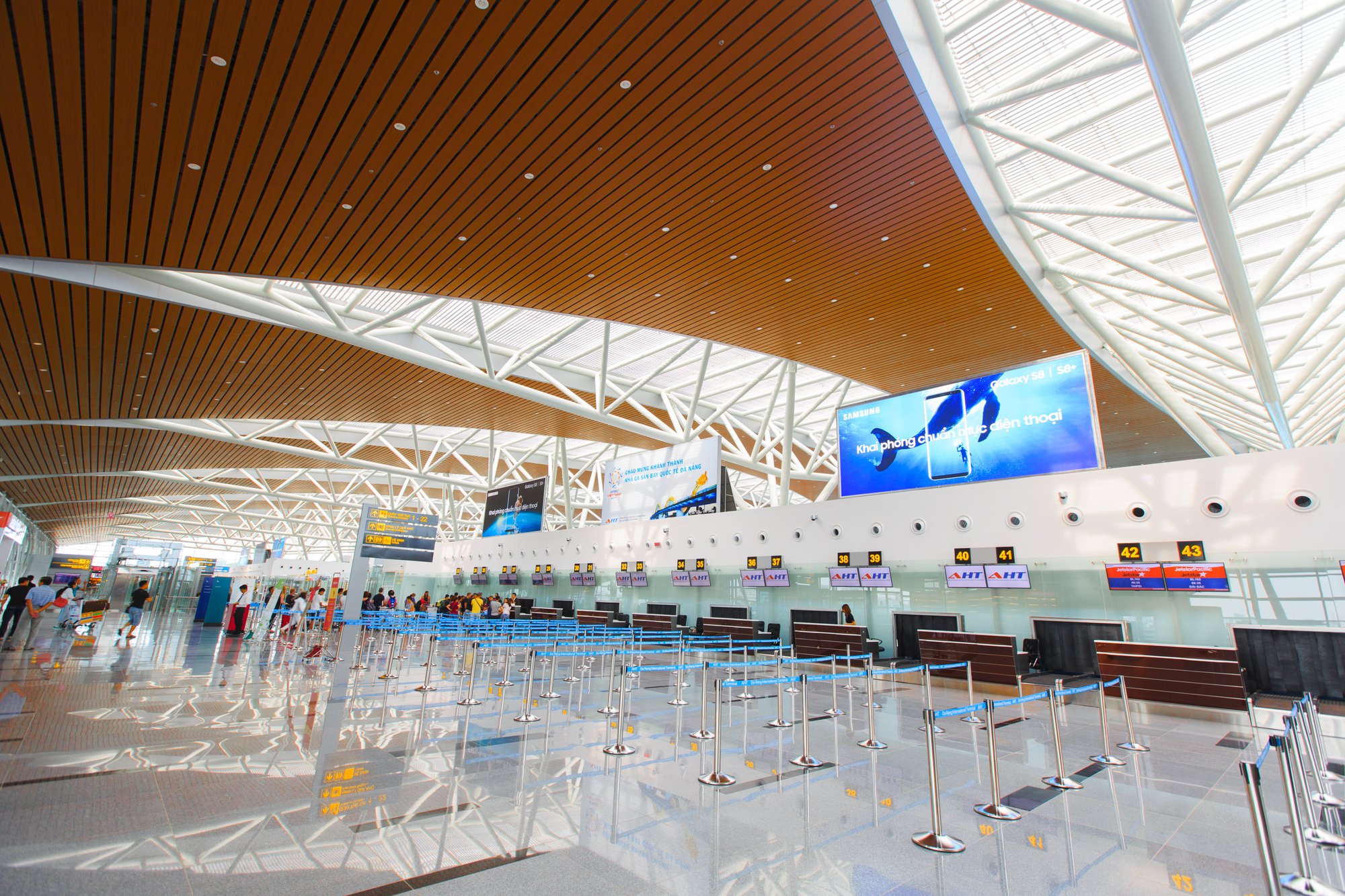 Sân bay Đà Nẵng được vinh danh là Sân bay cải tiến nhất thế giới và Sân bay khu vực tốt nhất châu Á - Ảnh 4.