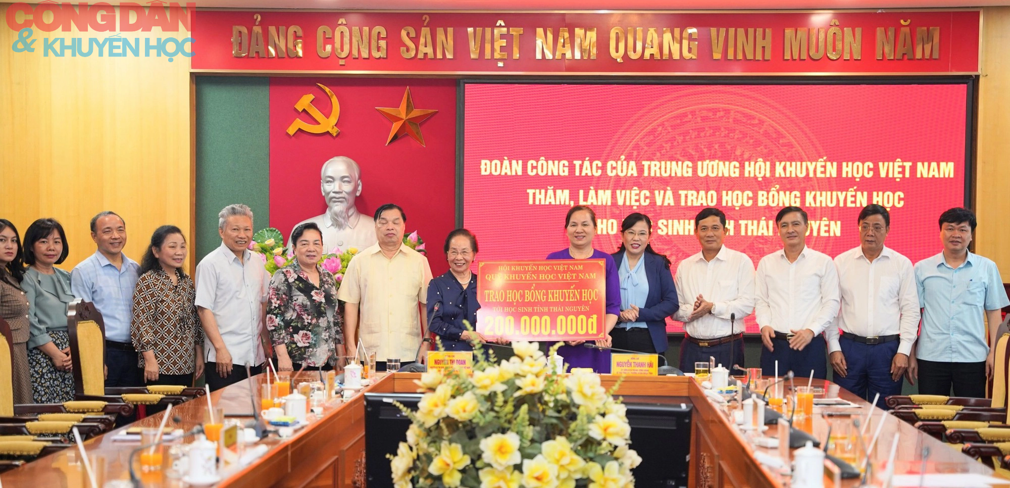 Trung ương Hội Khuyến học Việt Nam trao học bổng khuyến học tại Thái Nguyên - Ảnh 4.