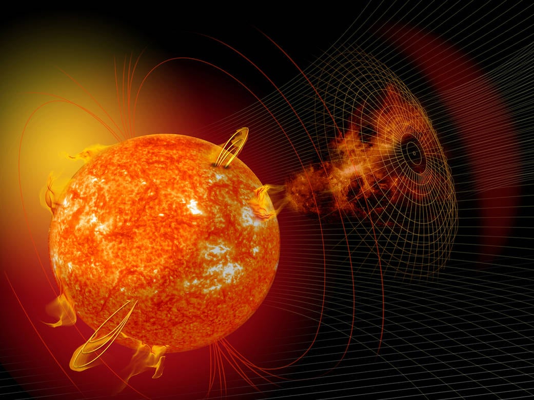 Bão mặt trời mạnh nhất trong 6 năm quét qua Trái đất, tạo ra cực quang tuyệt đẹp - Ảnh 1.