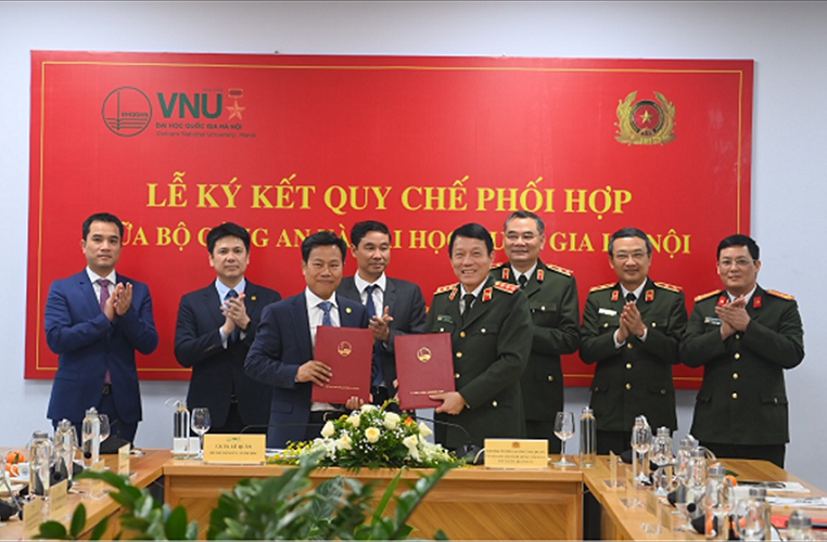 Đại học Quốc gia Hà Nội ký kết quy chế phối hợp với Bộ Công an - Ảnh 1.