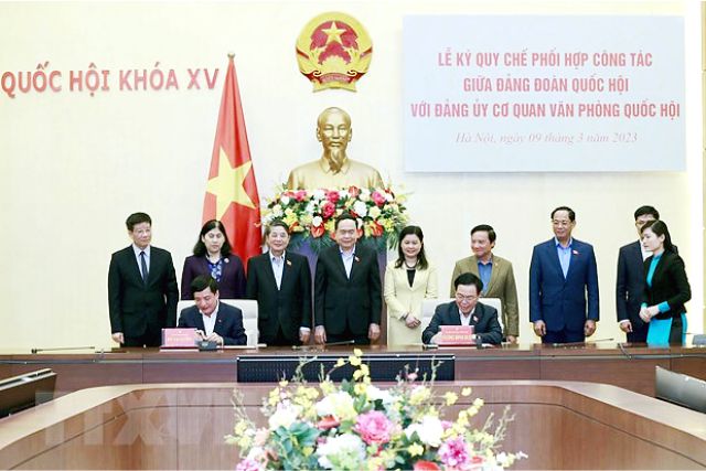 Đảng đoàn và Đảng ủy cơ quan Văn phòng Quốc hội ký Quy chế phối hợp - Ảnh 2.