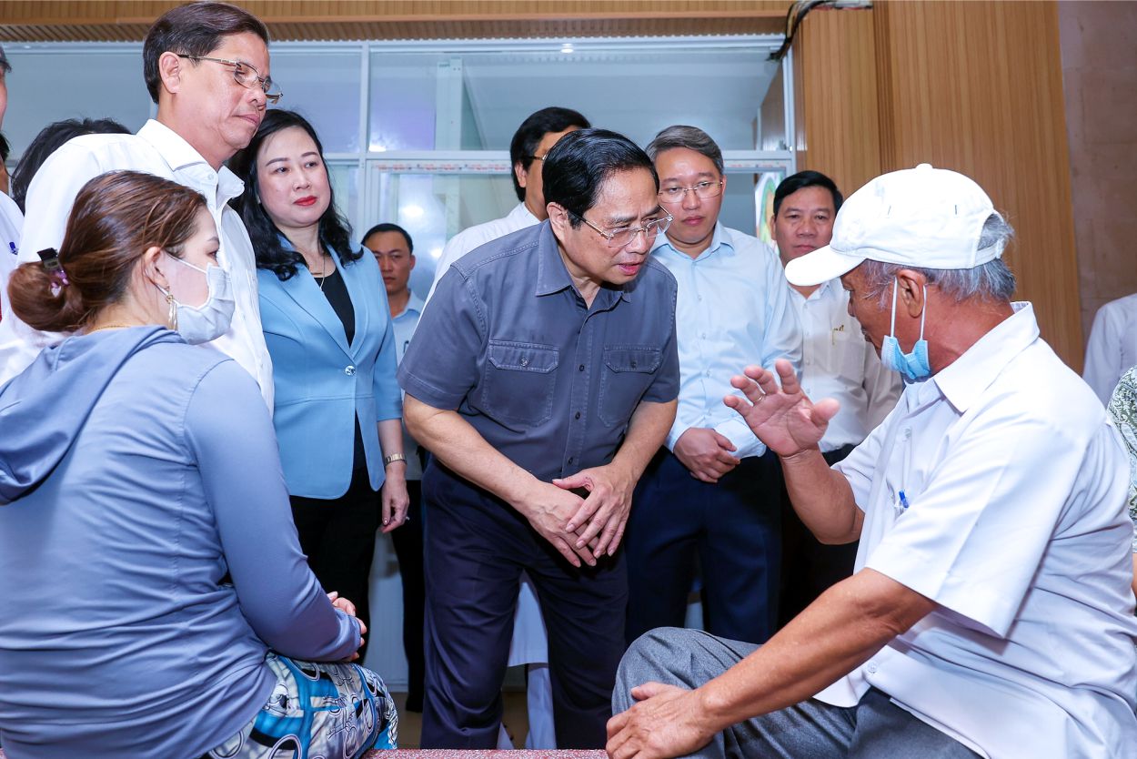 Thủ tướng thăm và khảo sát thực tế tại Bệnh viện đa khoa tỉnh Khánh Hòa - Ảnh 2.