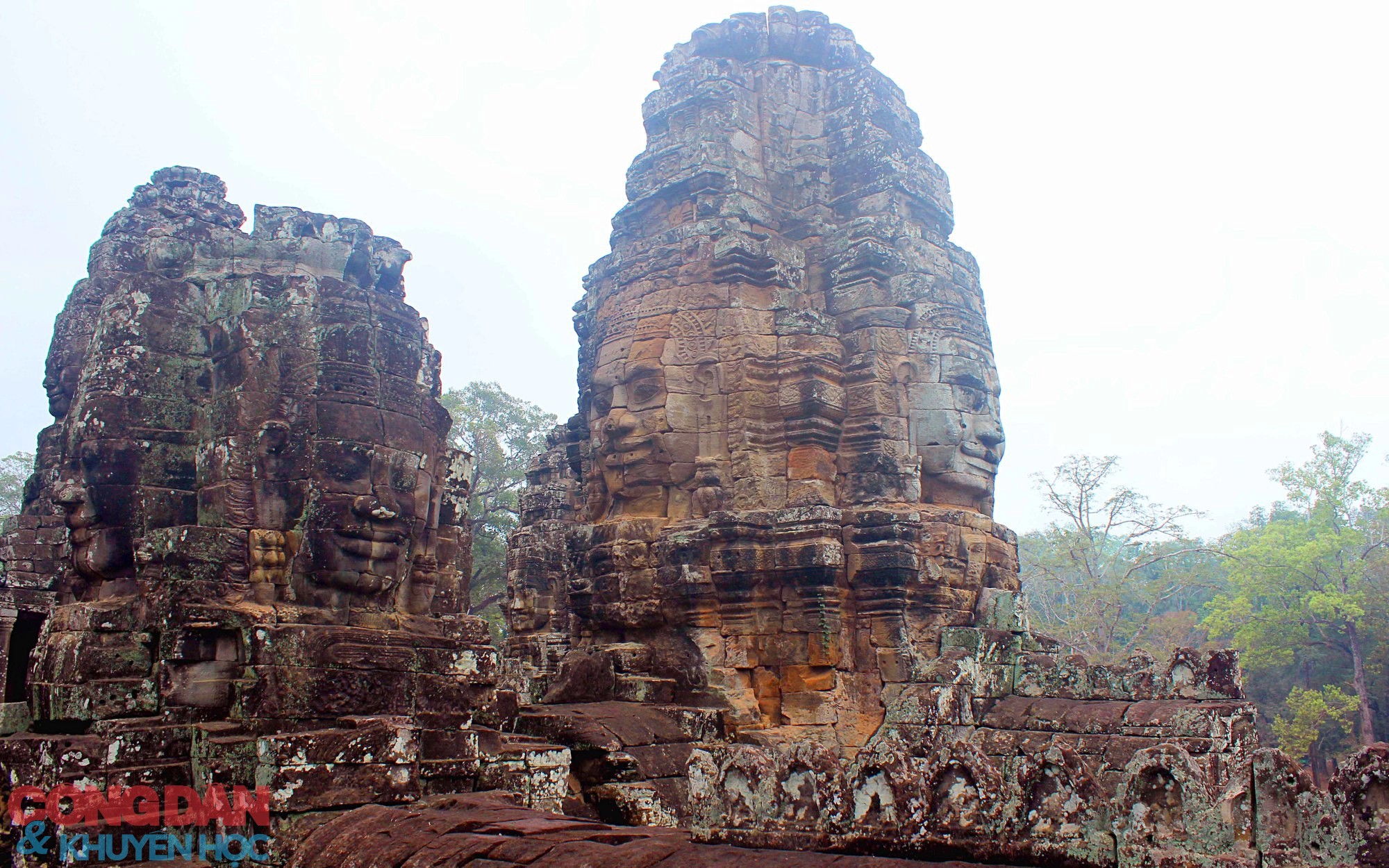 Nụ cười tháp Bayon huyền bí trong đền Angkor Thom. Ảnh: Trương Thuý Hằng