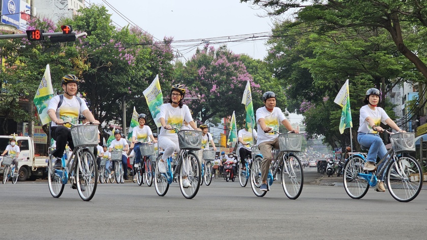 Học sinh Pleiku tham gia Ngày hội &quot;Giao thông không khói cho hành tinh xanh&quot; năm 2023 - Ảnh 1.