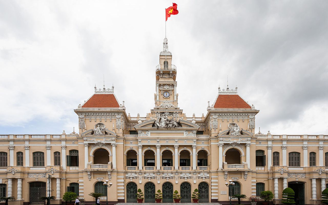 Tham quan tòa nhà Trụ sở Hội đồng nhân dân và Ủy ban nhân dân Thành phố Hồ Chí Minh