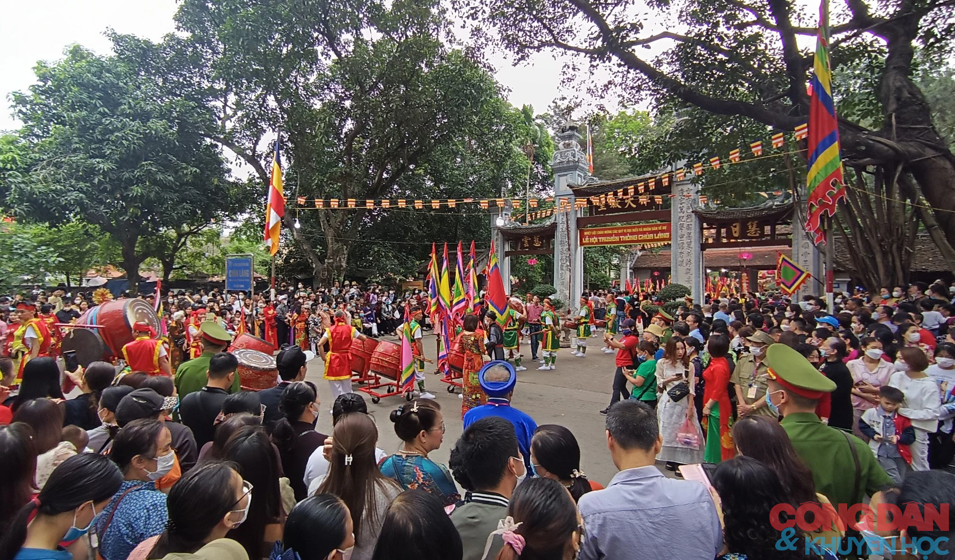Lễ hội chùa Láng 2023 phục dựng nhiều nghi thức truyền thống sau 70 năm. - Ảnh 2.