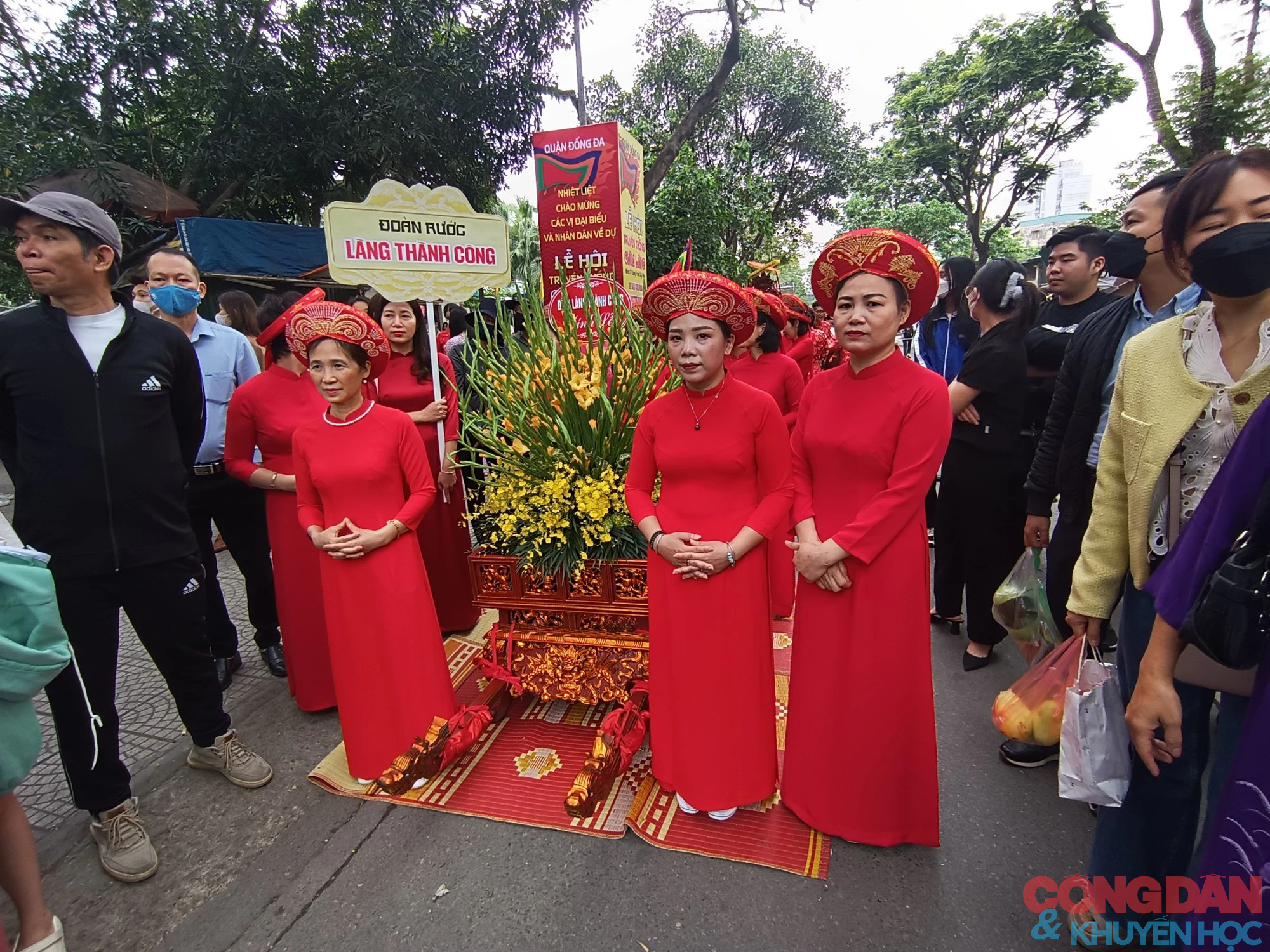 Lễ hội chùa Láng 2023 phục dựng nhiều nghi thức truyền thống sau 70 năm. - Ảnh 4.
