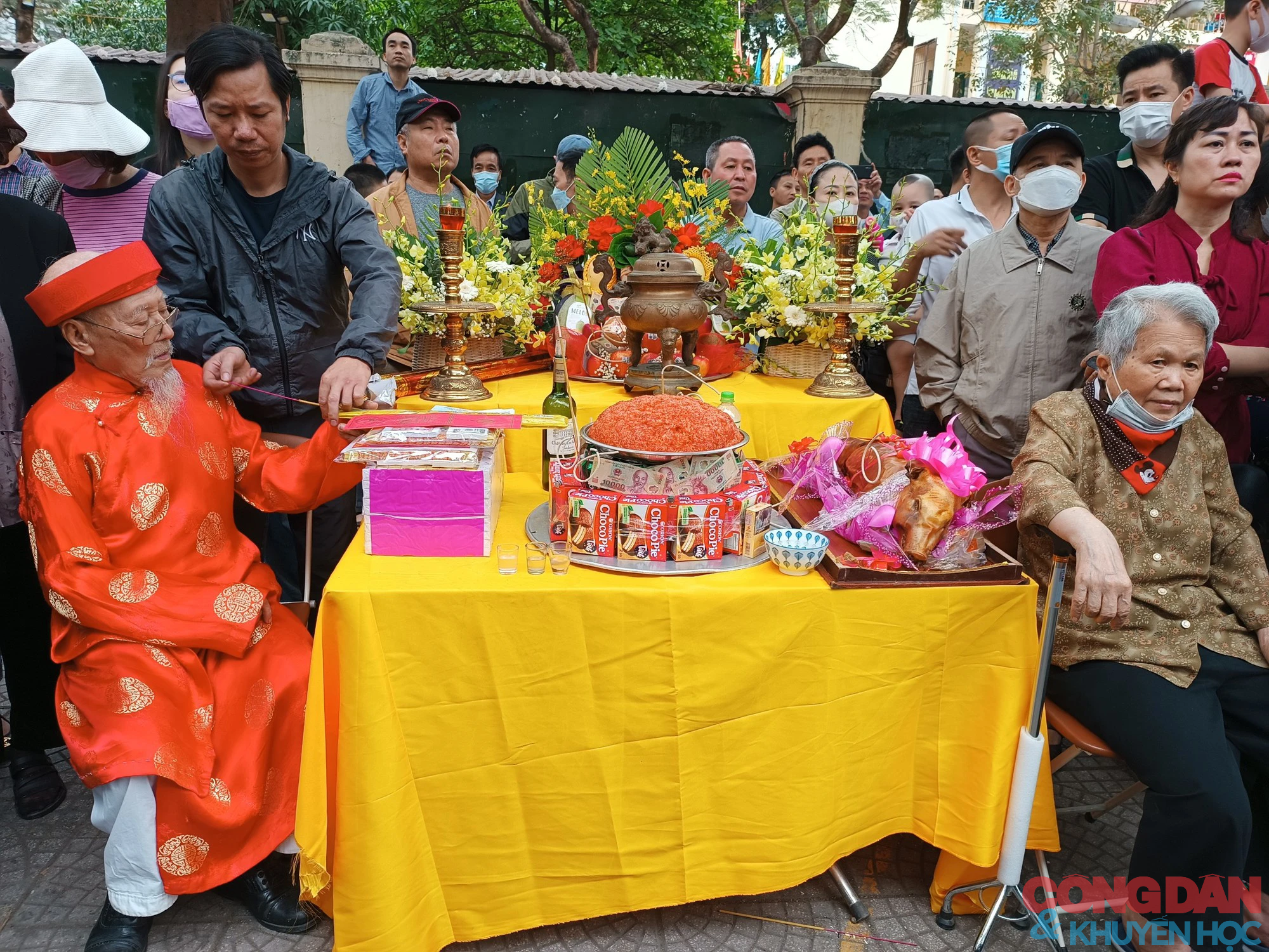 Lễ hội chùa Láng 2023 phục dựng nhiều nghi thức truyền thống sau 70 năm. - Ảnh 5.