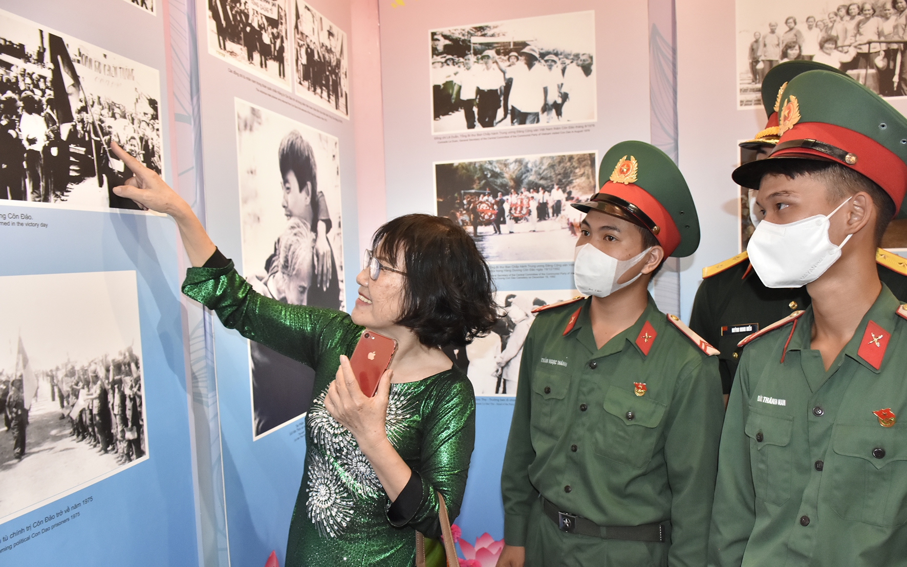 Thủ tướng Phạm Minh Chính tri ân các chiến sĩ cách mạng từng bị tù đày ở Côn Đảo - Ảnh 4.