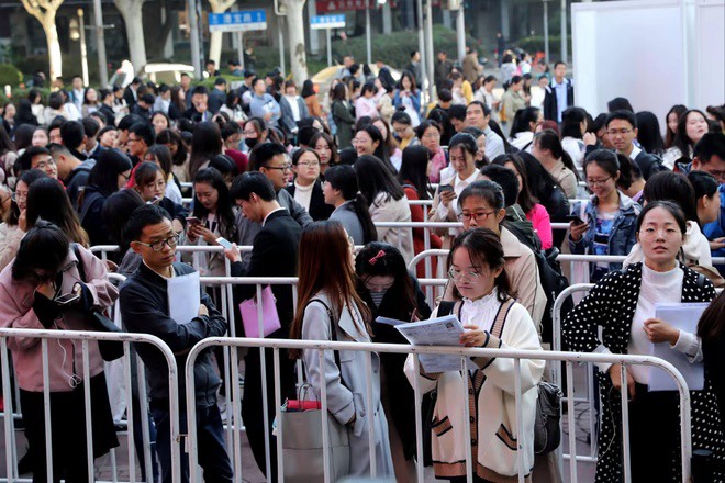 Hơn 11,5 triệu sinh viên chuẩn bị tốt nghiệp đại học ở Trung Quốc đối mặt nguy cơ thất nghiệp - Ảnh 1.