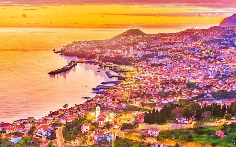 Du lịch Bồ Đào Nha lập kỷ lục mới báo hiệu mùa hè sôi động    - Ảnh 1.