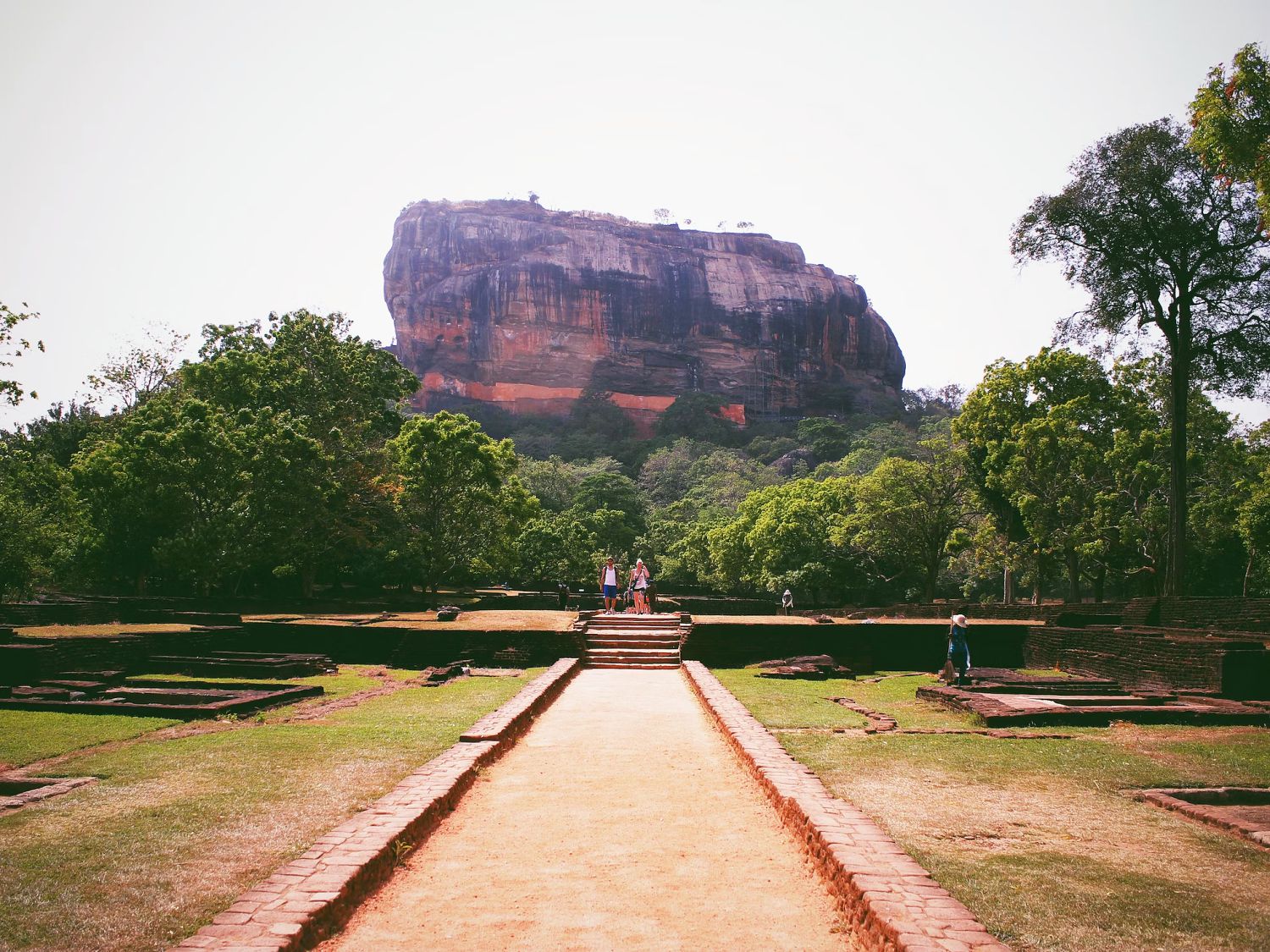 Ngắm thành phố với những khu vườn đẹp như cổ tích tại Sri Lanka   - Ảnh 8.