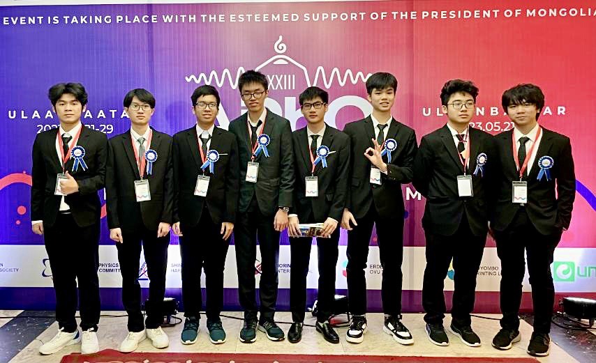Olympic Vật lí Châu Á - Thái Bình Dương 2023: Cả 8 học sinh Việt Nam đều đoạt giải  - Ảnh 1.