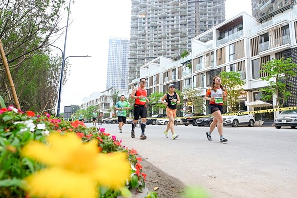 Những khoảnh khắc khó quên trên đường đua Ecopark Marathon 2023 - Ảnh 3.