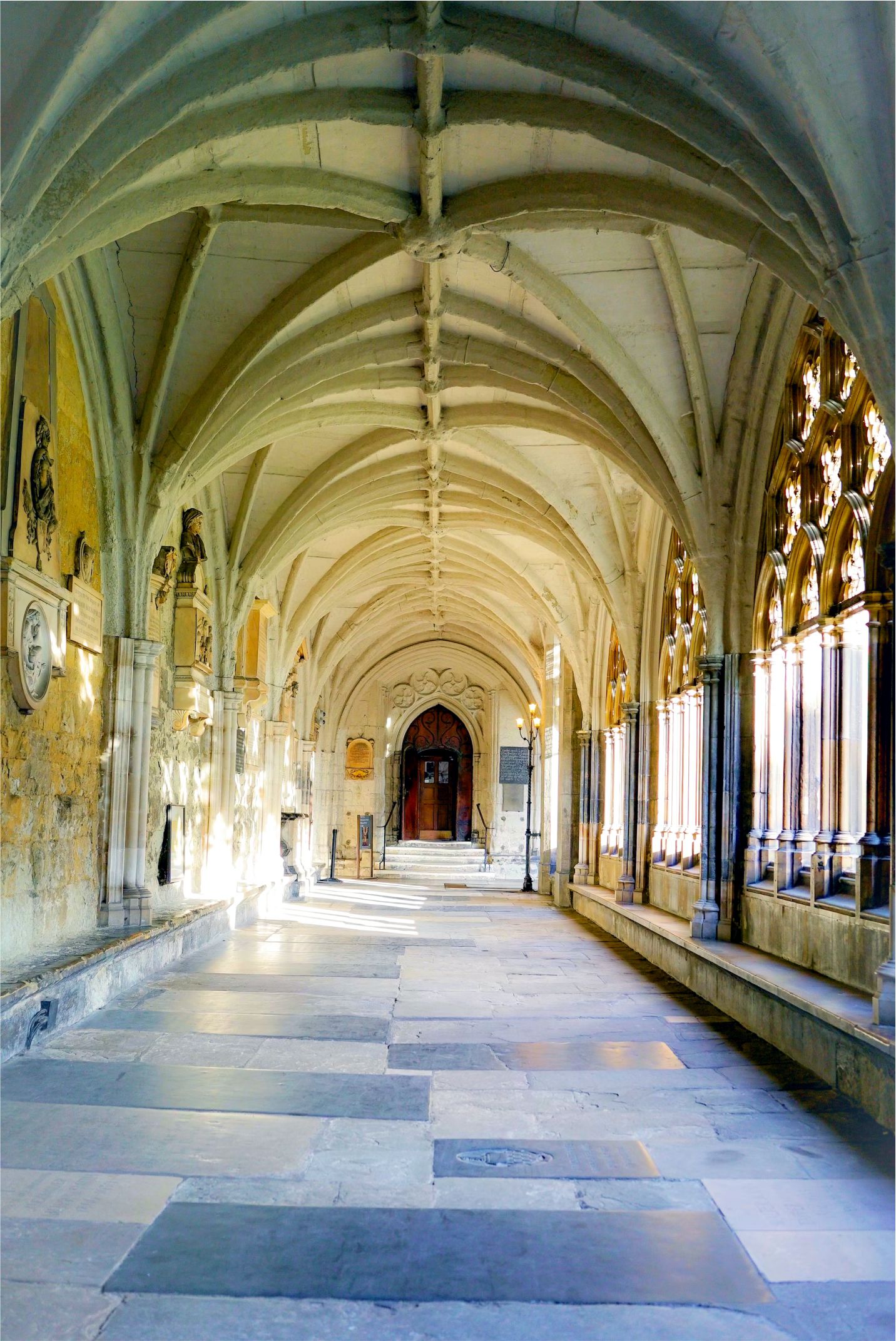 Cận cảnh Tu viện Westminster nơi diễn ra Lễ đăng quang của Vua Charles III - Ảnh 5.