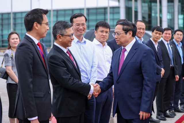 Thủ tướng Chính phủ Phạm Minh Chính lên đường dự Hội nghị Cấp cao ASEAN 42 - Ảnh 2.