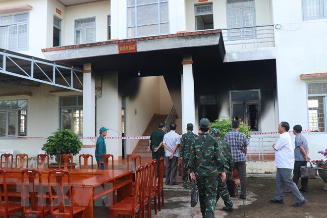Đoàn công tác Bộ Quốc phòng kiểm tra hiện trường vụ tấn công trụ sở Ủy ban nhân dân xã ở Đắk Lắk  - Ảnh 2.