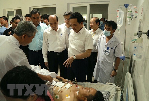 Phó Thủ tướng Chính phủ Trần Lưu Quang thăm các nạn nhân vụ tấn công trụ sở Ủy ban nhân dân xã tại Đắk Lắk - Ảnh 1.