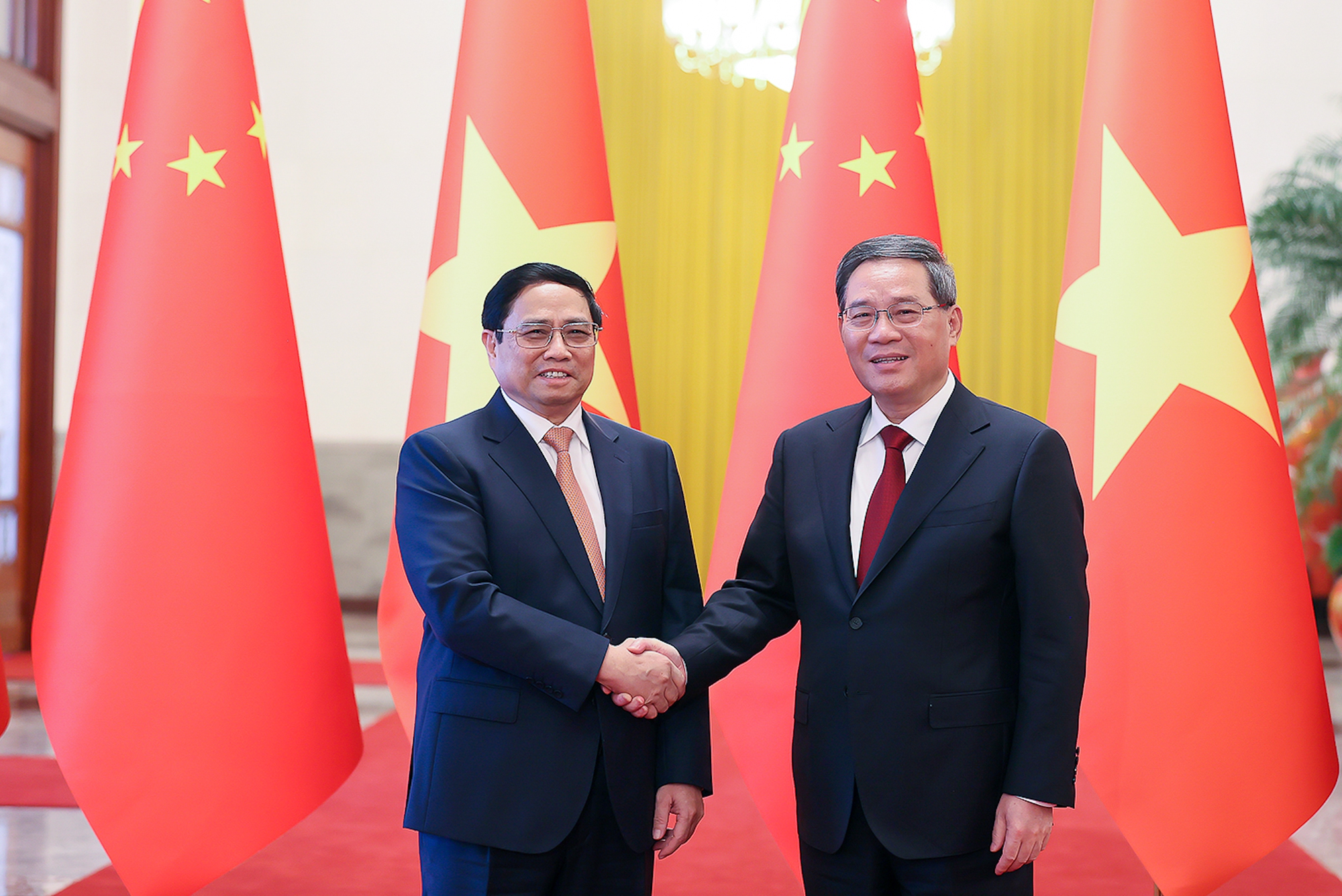 Chùm ảnh: Lễ đón chính thức Thủ tướng Chính phủ Phạm Minh Chính thăm Trung Quốc - Ảnh 1.