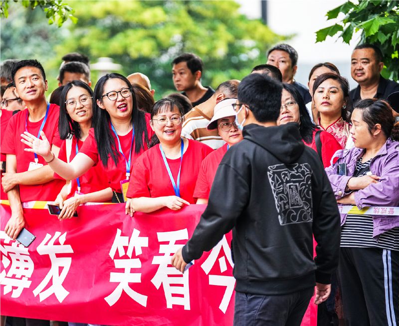 Gần 13 triệu thí sinh Trung Quốc bước vào kỳ thi đại học khó nhất thế giới - Ảnh 6.