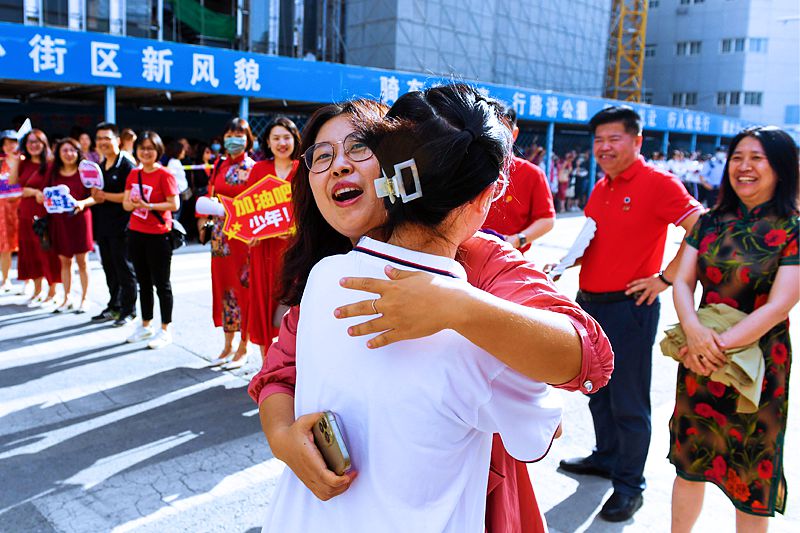 Gần 13 triệu thí sinh Trung Quốc bước vào kỳ thi đại học khó nhất thế giới - Ảnh 11.
