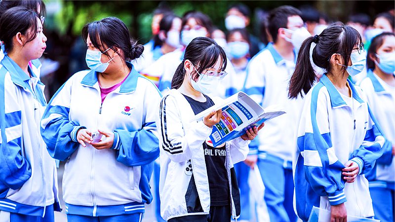 Gần 13 triệu thí sinh Trung Quốc bước vào kỳ thi đại học khó nhất thế giới - Ảnh 5.