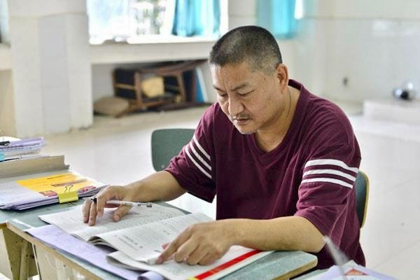 Ông Liang Shi - người đàn ông Trung Quốc thi đại học lần thứ 27 - Ảnh 3.