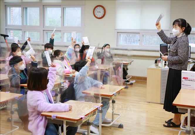 Nghề giáo viên không còn là nghề hot ở Hàn Quốc - Ảnh 1.