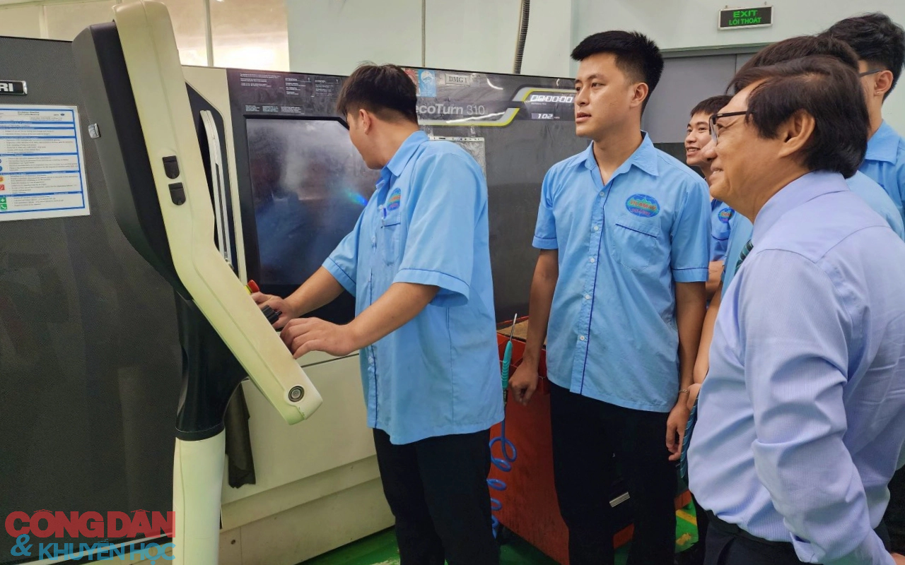 Đồng Nai: Liên kết đào tạo nghề hàng không cho dự án sân bay Long Thành - Ảnh 3.
