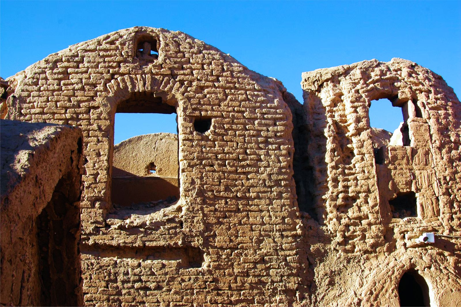  Tháp đón gió - tuyệt tác kiến trúc của thành phố sa mạc Yazd  - Ảnh 3.