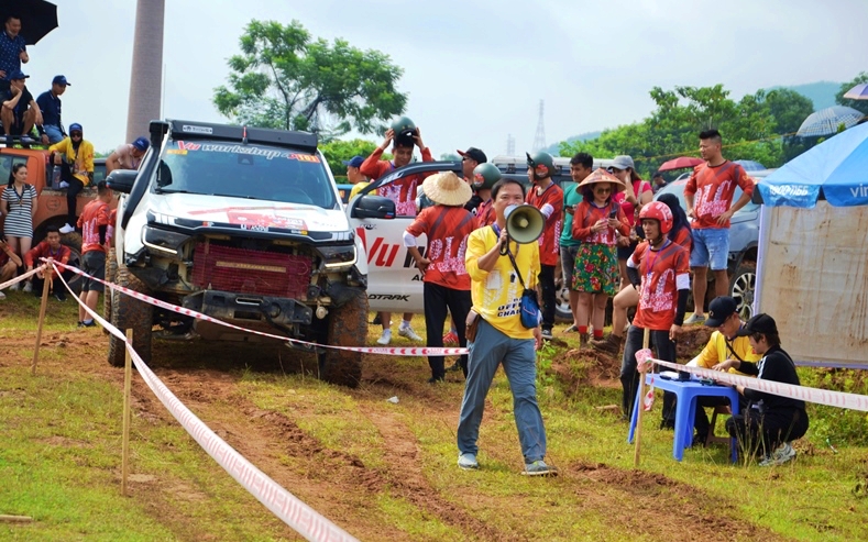 Đua xe ô tô địa hình ở biên giới Bát Xát, Lào Cai - Ảnh 4.