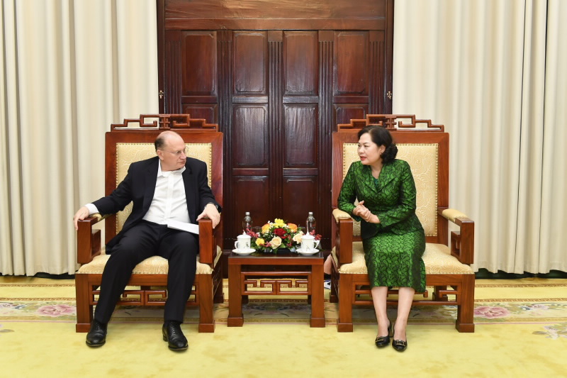 Chủ tịch Tập đoàn HSBC Mark Tucker thăm và làm việc tại Việt Nam - Ảnh 2.